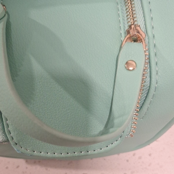 TRULY Unicorn Fruit Swirls Collection - Picture 7 of 7